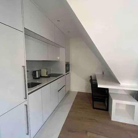Daire : Studio Avenue Montaigne, Champs-elysees *