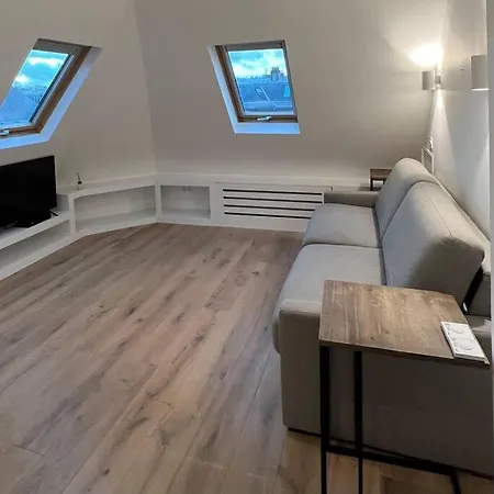 : Studio Avenue Montaigne, Champs-elysees Lägenhet *