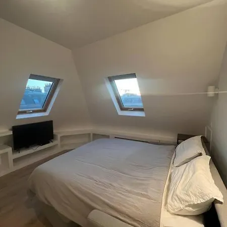 : Studio Avenue Montaigne, Champs-elysees Lägenhet *