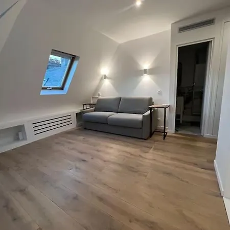 : Studio Avenue Montaigne, Champs-elysees Lägenhet *